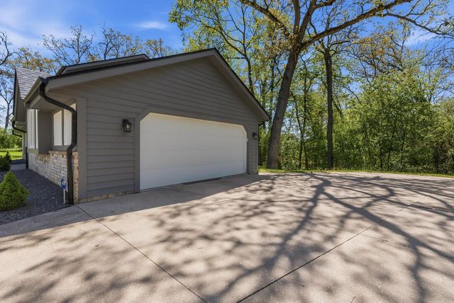S45W25745 Underwood COURT, Waukesha, WI 53189