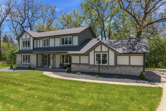 S45W25745 Underwood COURT, Waukesha, WI 53189