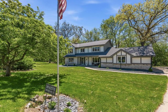 S45W25745 Underwood COURT, Waukesha, WI 53189