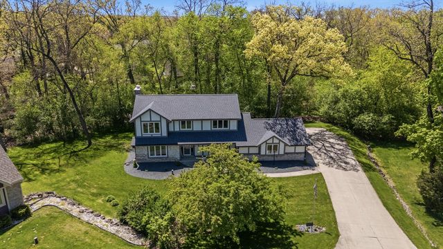 S45W25745 Underwood COURT, Waukesha, WI 53189