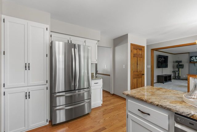 S45W25745 Underwood COURT, Waukesha, WI 53189