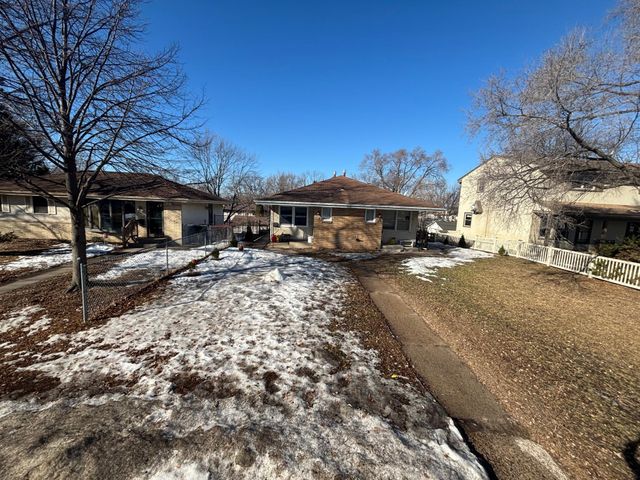 5370 5th Street NE, Fridley, MN 55421