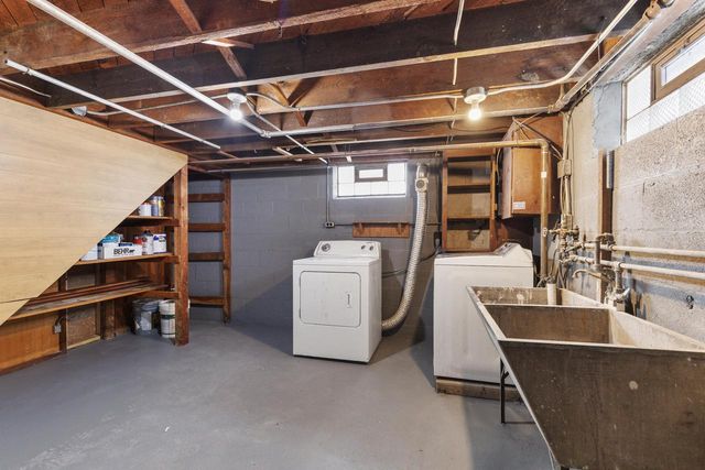 1401 Meadowbrook BOULEVARD, Mount Pleasant, WI 53405