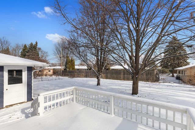 1401 Meadowbrook BOULEVARD, Mount Pleasant, WI 53405