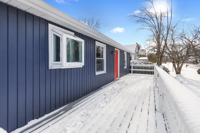 1401 Meadowbrook BOULEVARD, Mount Pleasant, WI 53405