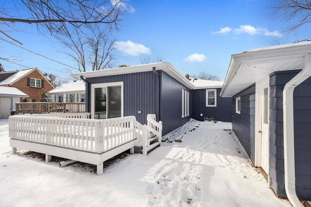 1401 Meadowbrook BOULEVARD, Mount Pleasant, WI 53405