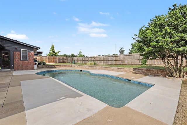 509 Golden Oaks Drive, Norman, OK 73072