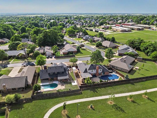 509 Golden Oaks Drive, Norman, OK 73072