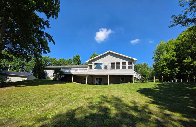 6670 Tower Lake Road Ne, Grattan Twp, MI 48809