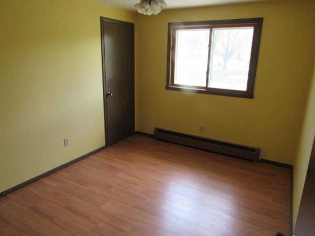 N1483 SHORE DRIVE, Marinette, WI 54143