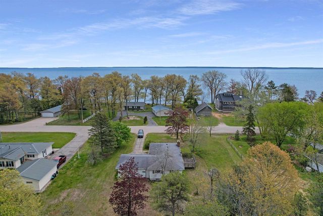 N1483 SHORE DRIVE, Marinette, WI 54143