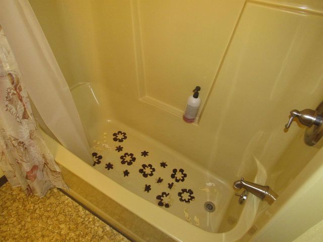 N1483 SHORE DRIVE, Marinette, WI 54143