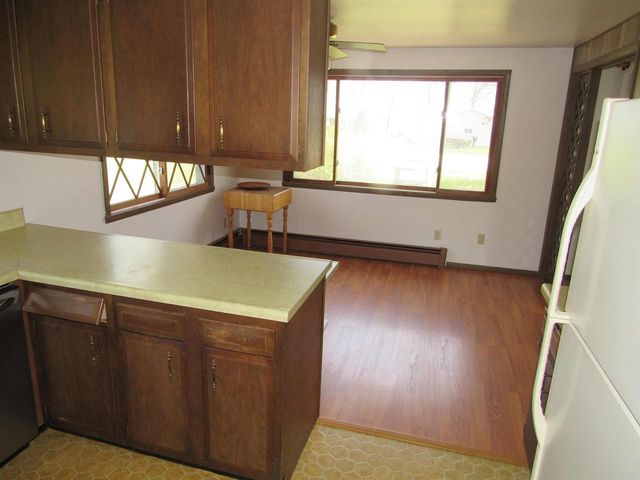 N1483 SHORE DRIVE, Marinette, WI 54143