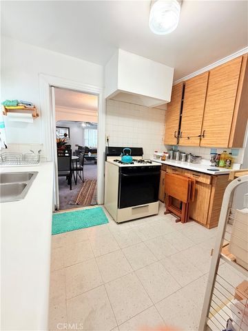 5112 S Van Ness, Los Angeles, CA 90062