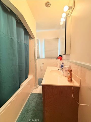 5112 S Van Ness, Los Angeles, CA 90062