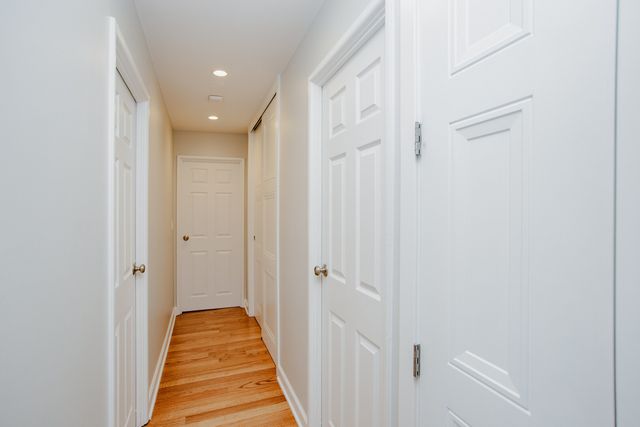 1101 S Hunt Club Drive 403, Mount Prospect, IL 60056