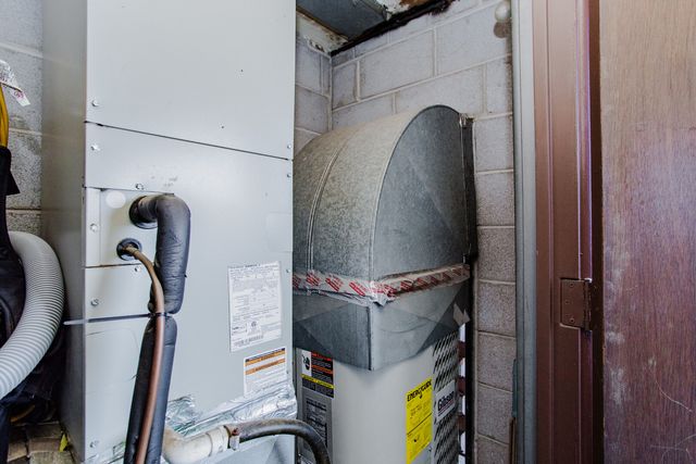 1101 S Hunt Club Drive 403, Mount Prospect, IL 60056