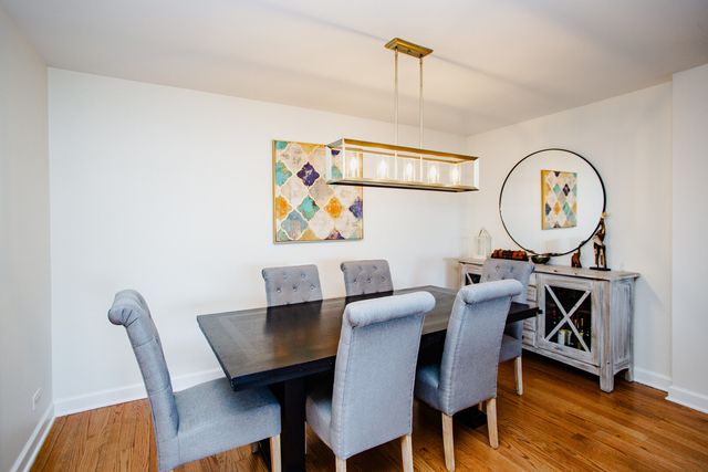 1101 S Hunt Club Drive 403, Mount Prospect, IL 60056