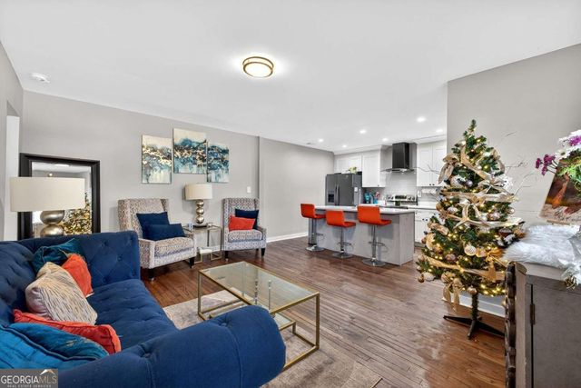 620 Hamilton E Holmes Drive NW, Atlanta, GA 30318