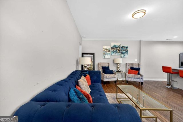 620 Hamilton E Holmes Drive NW, Atlanta, GA 30318