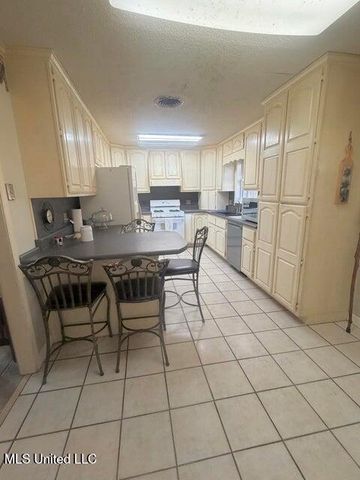 29 Ms 178, Potts Camp, MS 38659