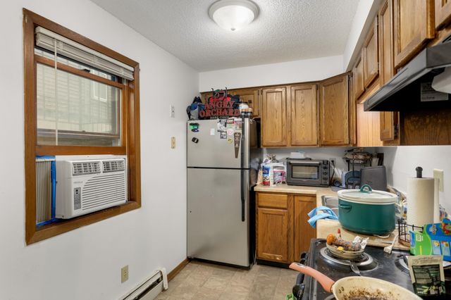 588 Selby Avenue, Saint Paul, MN 55102