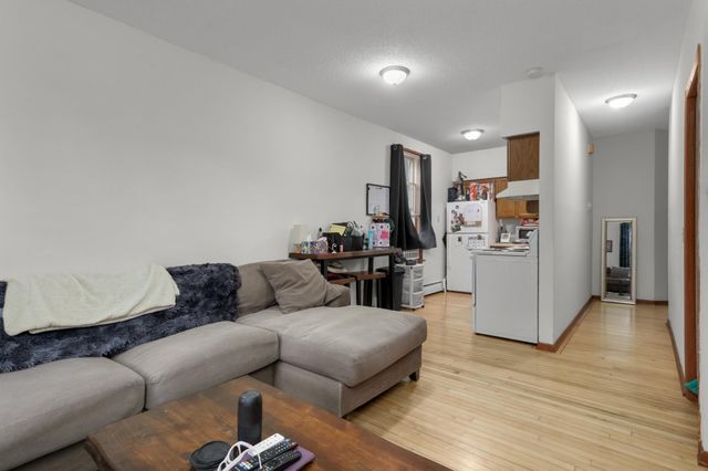 588 Selby Avenue, Saint Paul, MN 55102