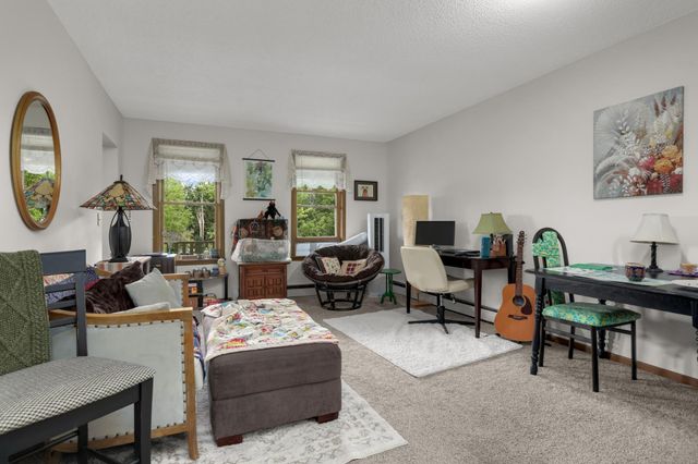 588 Selby Avenue, Saint Paul, MN 55102
