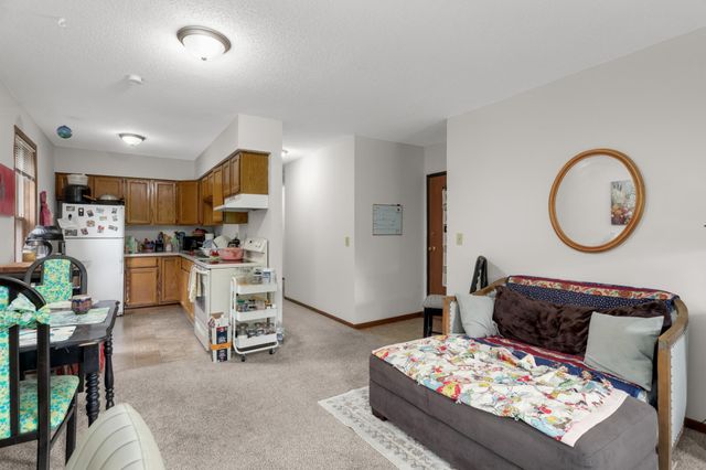 588 Selby Avenue, Saint Paul, MN 55102