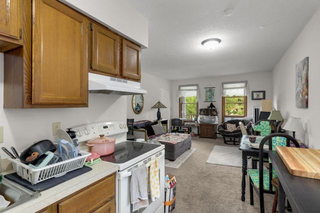 588 Selby Avenue, Saint Paul, MN 55102