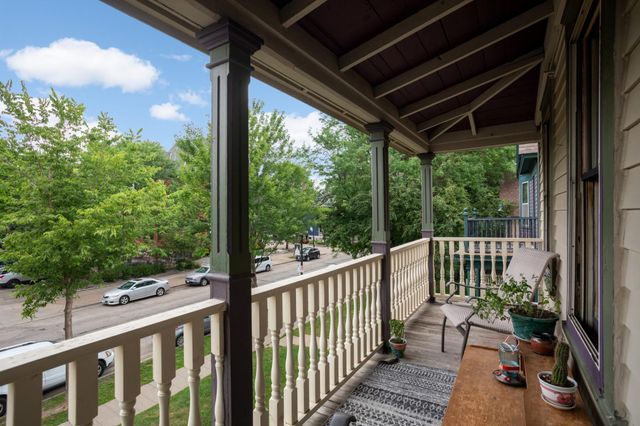 588 Selby Avenue, Saint Paul, MN 55102