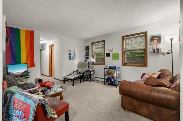 588 Selby Avenue, Saint Paul, MN 55102
