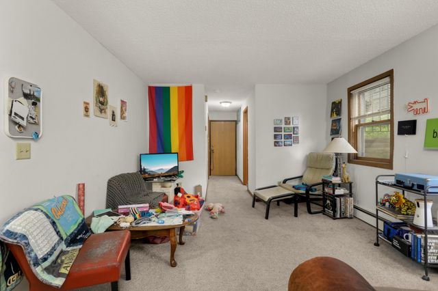 588 Selby Avenue, Saint Paul, MN 55102