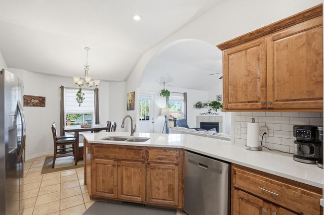 5713 S Lexington Avenue S, Springfield, MO 65810