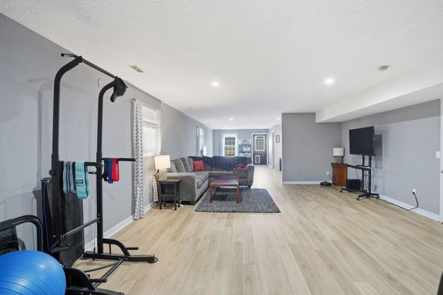 5713 S Lexington Avenue S, Springfield, MO 65810