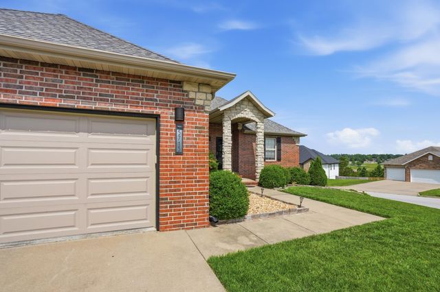 5713 S Lexington Avenue S, Springfield, MO 65810