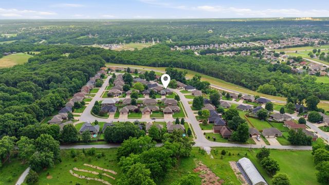 5713 S Lexington Avenue S, Springfield, MO 65810