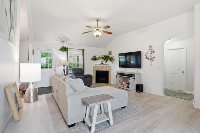 5713 S Lexington Avenue S, Springfield, MO 65810