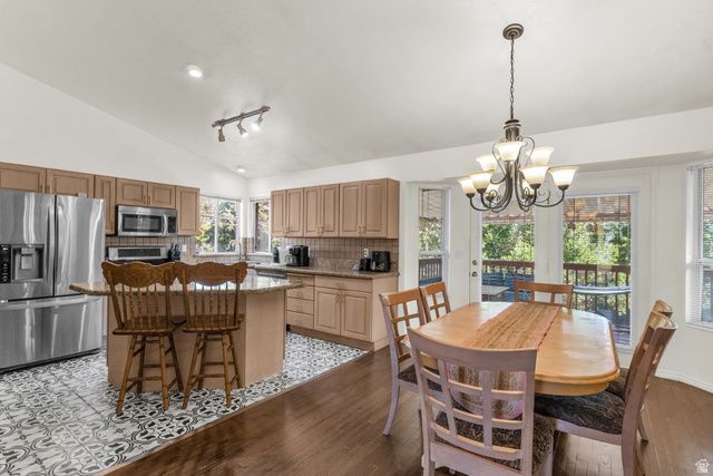 846 E HOLROYD DR, South Ogden, UT 84403
