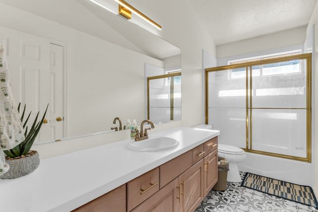 846 E HOLROYD DR, South Ogden, UT 84403