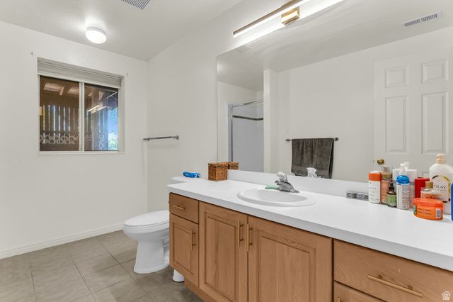 846 E HOLROYD DR, South Ogden, UT 84403