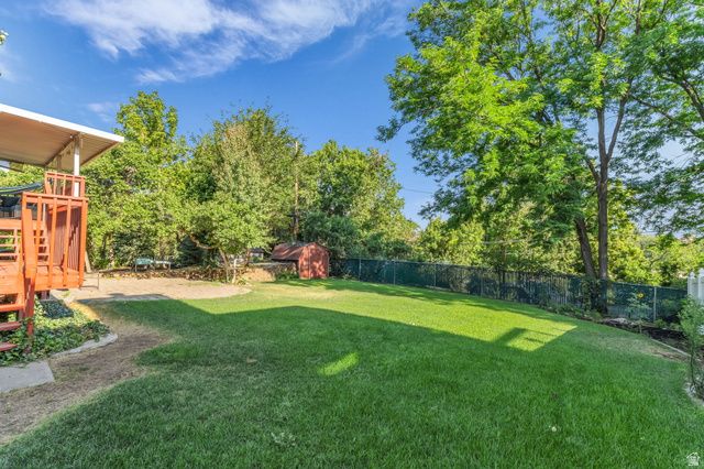 846 E HOLROYD DR, South Ogden, UT 84403