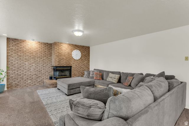 846 E HOLROYD DR, South Ogden, UT 84403