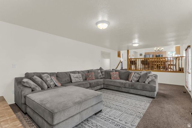 846 E HOLROYD DR, South Ogden, UT 84403