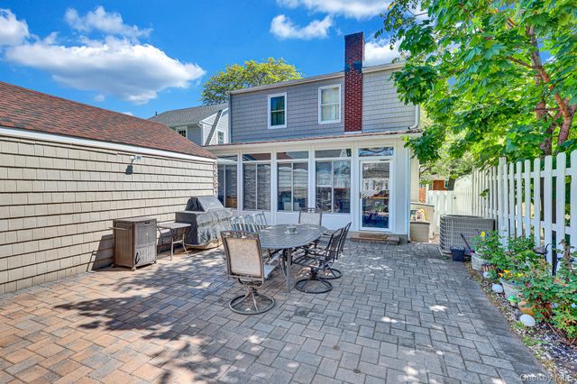 545 N 2nd Street, New Hyde Park, NY 11040