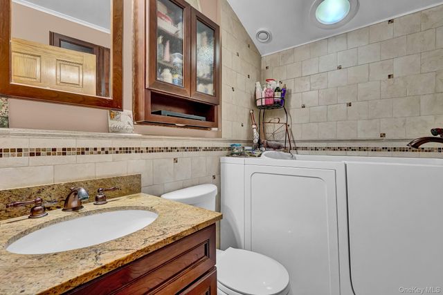 545 N 2nd Street, New Hyde Park, NY 11040
