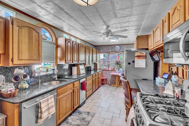 545 N 2nd Street, New Hyde Park, NY 11040