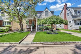 545 N 2nd Street, New Hyde Park, NY 11040