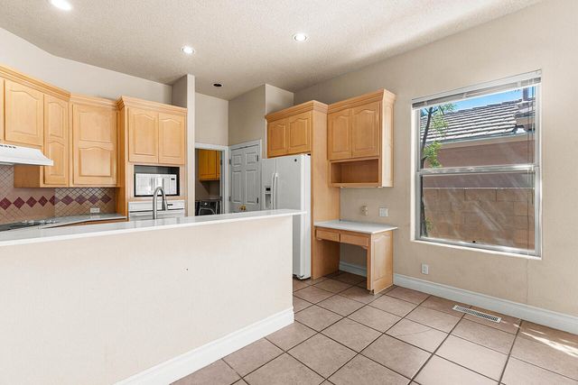 6019 Purple Aster Lane NE, Albuquerque, NM 87111
