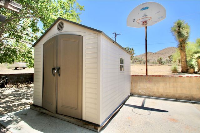 56563 Golden Bee, Yucca Valley, CA 92284